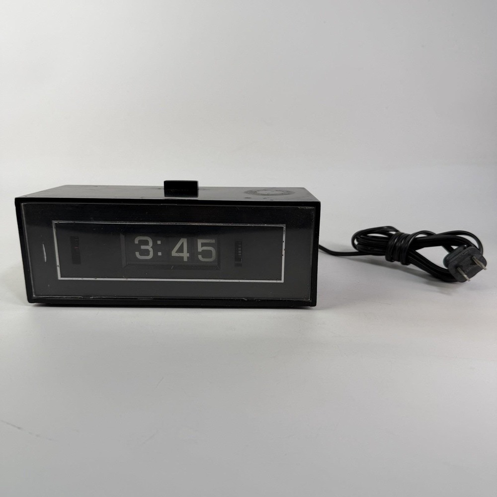 Vintage 70's GE Alarm Clock Flip Dial General Electric MCM Square Model 8242-4